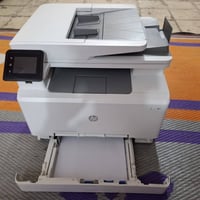 طابعة hp حديثه بعدهي جديده بحبر شركه   تطبع أبيض وأسود وملون وتعمل بخا...