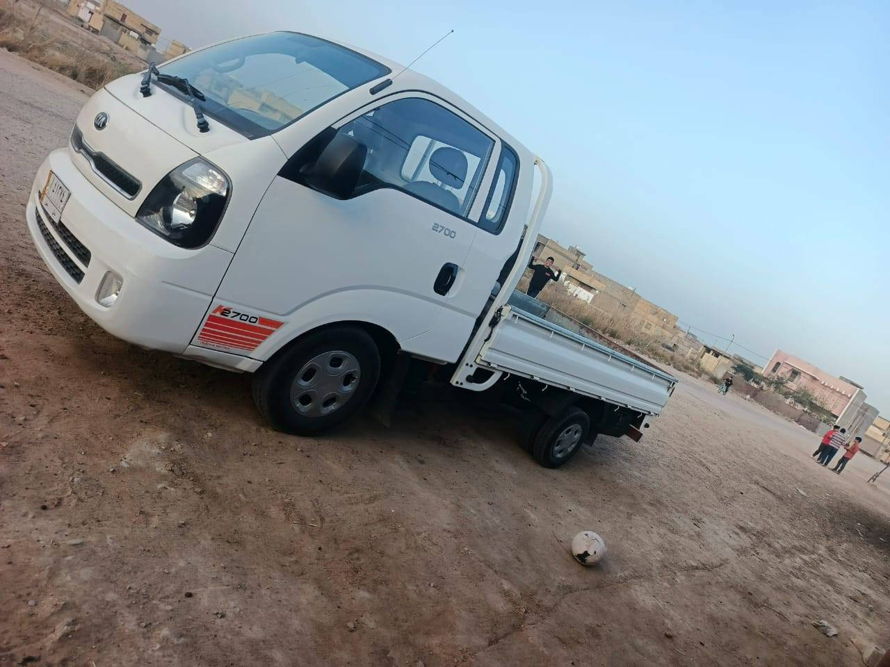 السلام عليكم مكلف بالنشر 
كيه حمل للبيع موديل 2016 مكفولة كفاله عامه سياره جاهزه من كلشي

كير محرك شاصي مكفول

تخم تايرات حداديه جديده كهربائيات كله شغاله

تدفئه تبريد ثلج

رقم بابل سنويه جديده ممشروع وطني

العنوان الديوانية

السعر 110 بيها مجال بسيط

للاتصال ***********
