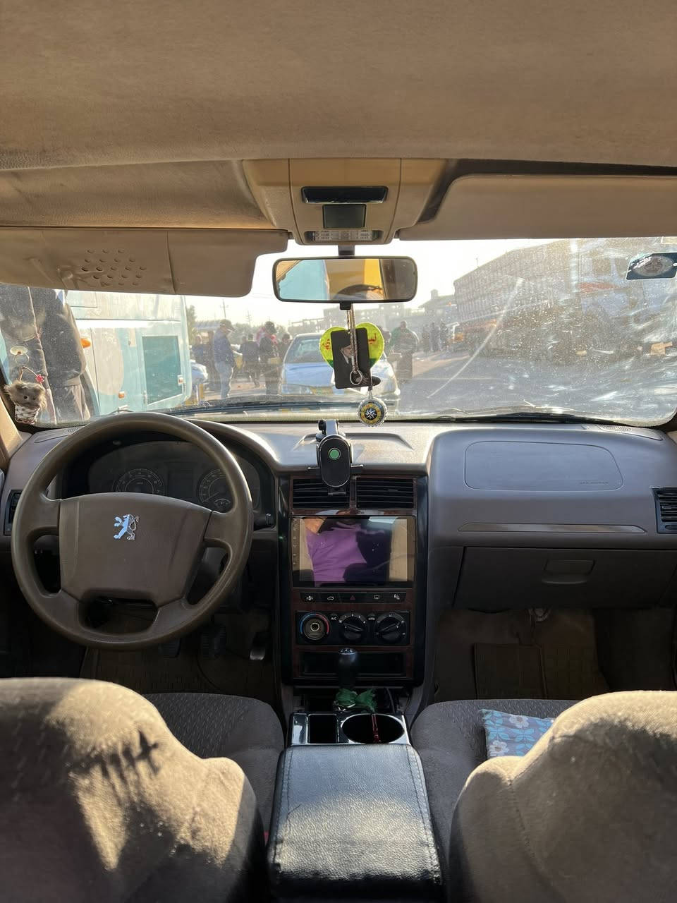 بيجو اكد مديل ٢٠١٦ كفاله من الضربه  مداور ثاني يوم بسمي السياره مصفره هيه وغرامه بيه تنقيص ٣٩ورقه وبيه مجال قليل لتواصل ***********
