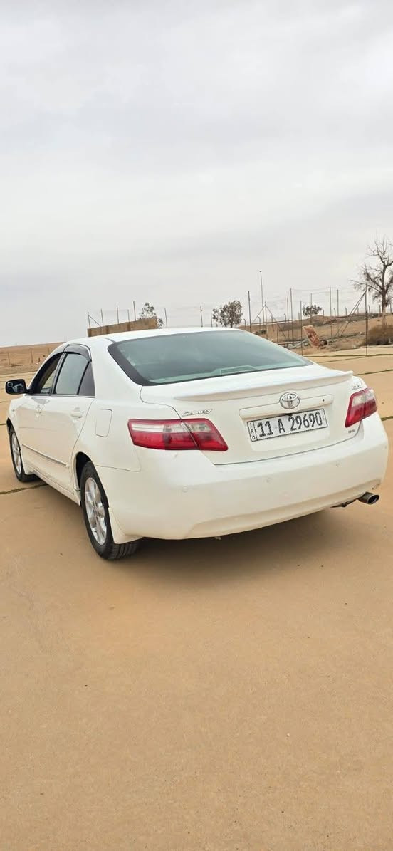 تويوتا كامري 2009 خليجي GLX (فول مواصفات) 🚗✨
اللي يدور جديد ونظيف 🫡 
​اللون: أبيض 🤍
​الممشى: 186 ألف كم 🛣️
​الإضافات والتجهيزات:
​عدسات LED جديدة (بقيمة 200 دولار) 💡
​بوليش جديد للبدي 🧼
​التبريد: ثلج ❄️🥶
​النظافة: قشرة بدي وغرفة داخلية بحالة ممتازة 🪑
​السيارة جاهزة: مسرفسة وما يعوزها أي شيء، دق سلف وتوكل على الله 🔑🔥
​📍 الموقع: [الانبار قضاء القائم ]
📞 للتواصل: ***********
