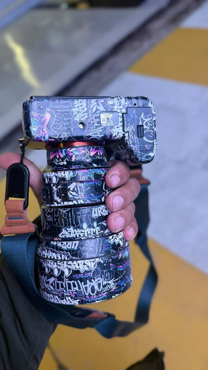 سوني r4 عدسة 85  سيكما ارت فتحة ١.٤نظافة ٩٨ مغلفها َ؏ ايدي حتى متنشخط  رقمي *********** مكاني بابل الحلة
