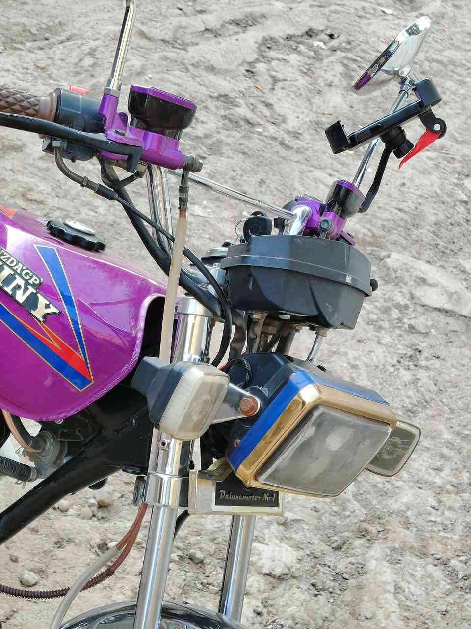 شباب دراجه سيفان هوندز موديل ٢٠٢٤ طالعه ب٢٥ دراجه كلش حلوه اونضيفه احله من الصور بصمه تشغيل عن بعد سلف اوهندر دراجه مانقصها اي شي شغل وااطلع اوبلعافيه علياخذها دراجه مامتعوبه 
السعر ٦٧٠ اوبيها مجال حك الجيه مكاني الحله نادر الثانيه
للاستفسار تواصل واتساب او علهاتف   ***********
اوراق الدراجه كامله عندي
