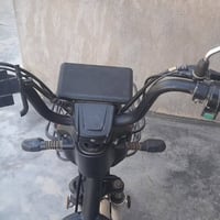 موطور شحن 2023 • نضيف • ناقص بطاريات وشاحن