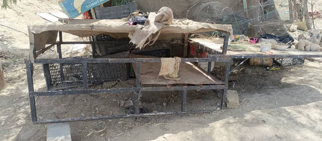 محجر ستوته نضيف بس متروك جنت شاده على جمره اشتغل بيه مخضر الي يريده بيه خير ويدلل


**إذا كنت صاحب هذا الإعلان وتريد حذفه لأي سبب، رجاءا أرسل رسالة إلى الدعم الفني**