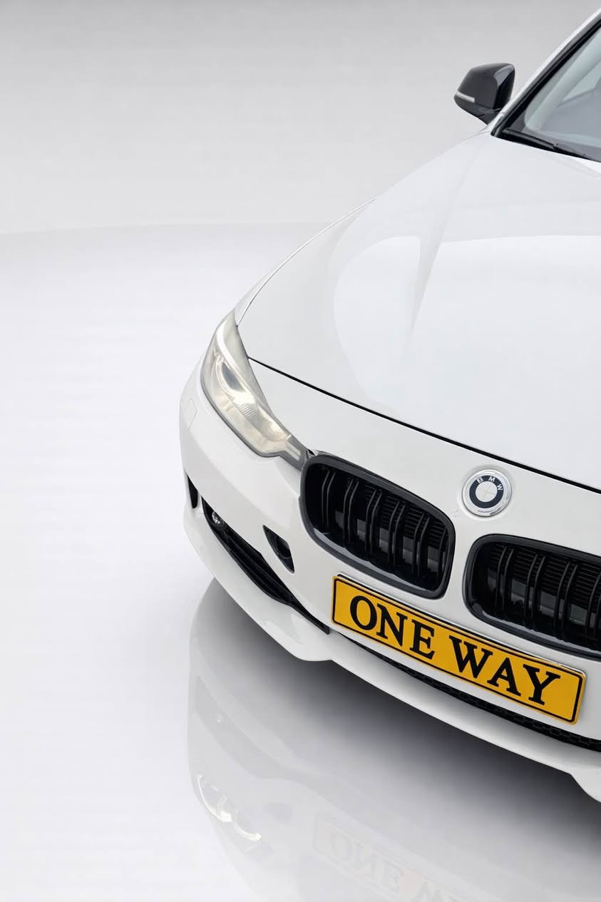 bmw 320i 
 اربع سلندر توربو  اقتصادي و قوي
رقم اربیل تحویل وکالة  بشرط 
گیر اوتوماتیک و عادي
تحکمات ستیرن 
شاشة
لایتات و بگ لایت لید 
باقي مواصفات معروفە 

بیهە شبرین صبغ بالجاملغ و شبر رأس بنید 
سعر ١٢٧٠٠$ 

مکان سلیمانیة
*********** السليمانية, العراق
