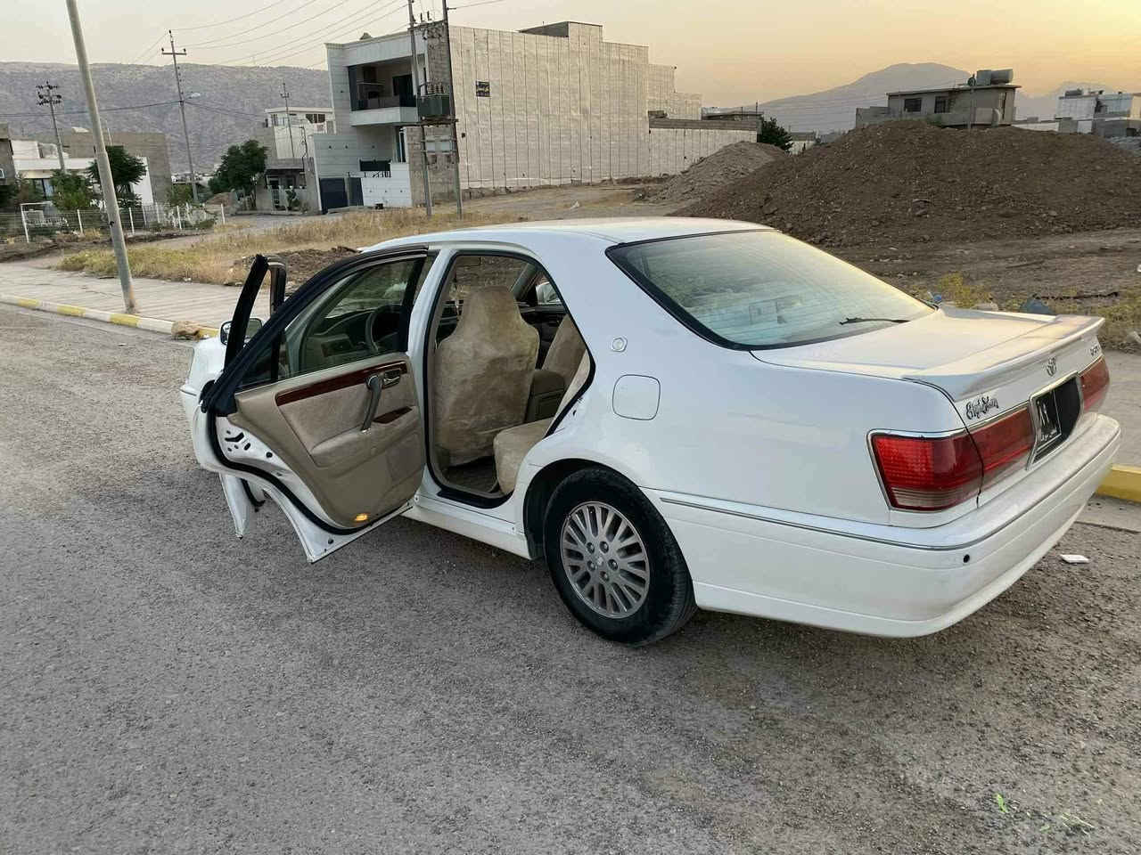 سڵاوی خوای گەورە لە هەموو لایەک
مەلیکە  مووس  
یەک دوگمە 
دیفۆری بچوک 
مەکینە 171 
زۆر پاک و بێ مەسروفە 
بۆ نرخ چات بکە یا پەیوەندی بکە 
***********  
ریزم بۆ ئەدمینی ئەزیز
