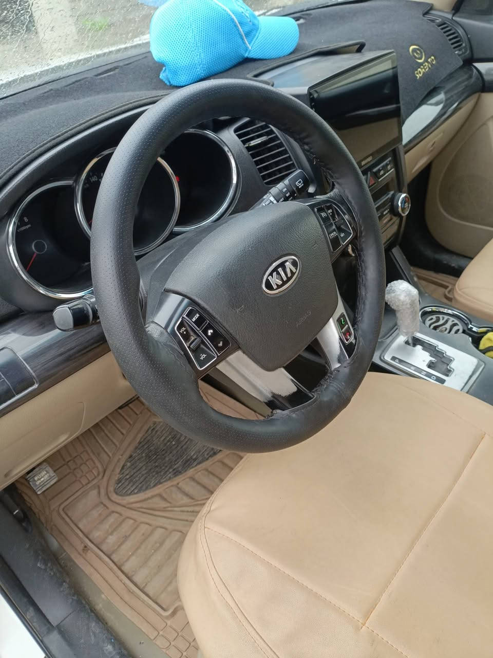 السلام وعليكم كيا سورنتو خليجي فول عده البصمه موديل 12 بيه ضربه بل جامرلغ عكس السايق ابدل شركه مكينه 6   7 راكب 3 قطع تبريد بس المكينه ابدل بيه رواجز بس لا تنقيص ولا اتبخر السعر 140 / ***********  امراوس هم ترهم بؤ اغل منه لن محتاج الفرق امري شفط او اشاير بل امري
