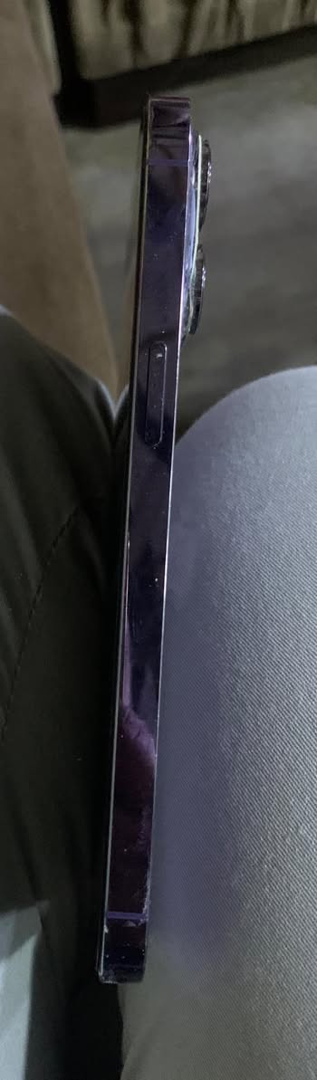 ايفون للبيع 14proMaxفقط ضهر مكسور مكفول من التبدل السعر ٧٠٠.     ***********
