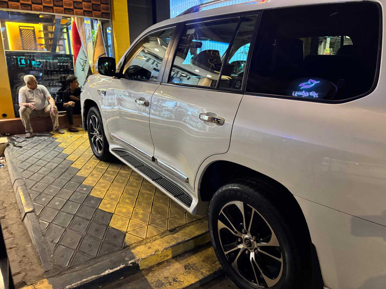 السلام عليكم
لاندكروز  GXR 
٢٠٢١ رقم اربيل وكاله او تحويل 
٦ سلندر 
شركات 
سياره كلين فقط بي دي آر بالقماره حالوب صار بيهة 
كامله مواصفات شركة المهند 
السعر ٤٩،٠٠٠ 
٤٩٠ ورقه
*********** 
مكاني بغداد المنصور او الشعلهً
