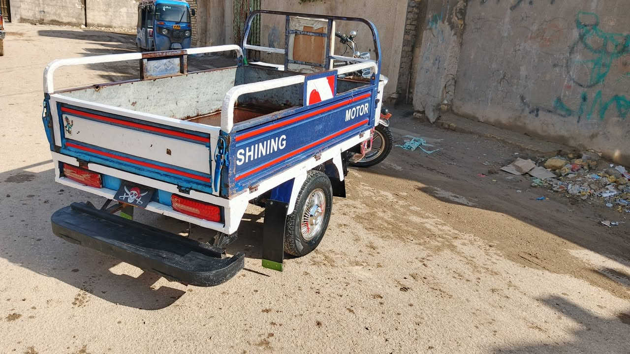 ستوتة للبيع
مكاني بلحمزة الغربي 
موديل 14 مكينة 18 جديدة
اوراق أصولي 
شاصي مكفول 
اكسن مكفول 
دبلات شغالة 
كهربائيات شغالة 
بدي بلادي 
تخم تاير بسلفون بيها 

سعرها 900

***********
