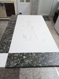 ميز طعام • مرمر • نظيف