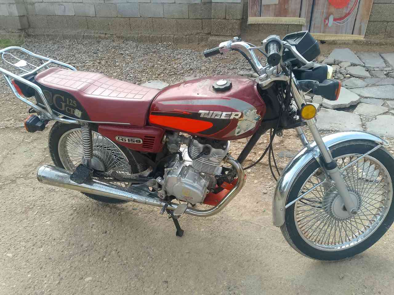 دراجه تايكر موديل 2021 اوراق كامله مبدل بيه ولفات فقط 
دراجه نضيفه مابيه اي شي السعر 430 ألف العنوان صويره 
***********
