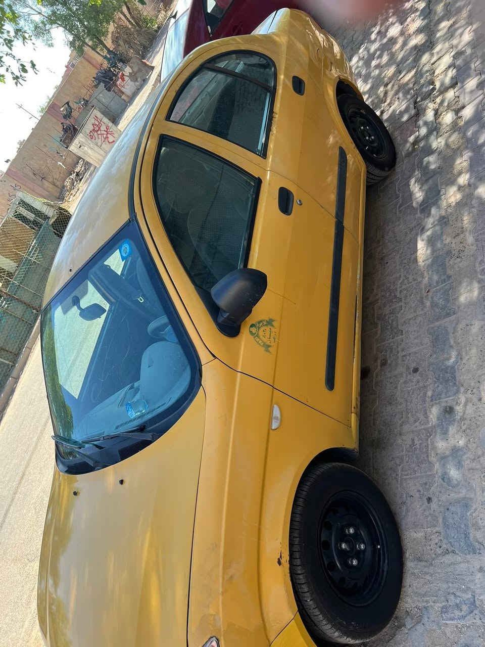 سياره طيبه موديل ٢٠١٣سنويه جديده حداديه ومكينه وكير كفاله مكينه ماتسمع صوته 

للعلم المكينه كيه ريو استوهم شادينه تخم تايرات حته السبير جديد تبريد مايشتغل  غرفته حلوه دوشمته هم حلوه السياره 
***********
مو شراي لا تكسر بالسعر ٢٩وبيه مجال بسيط حك الجيه 
راعيه موجود بالعماره
