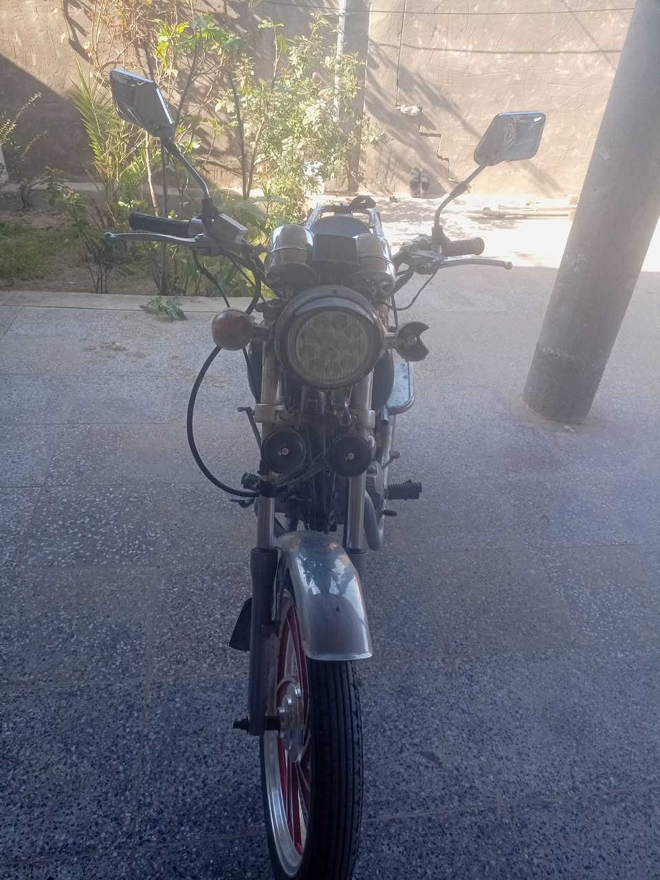 دراجه جونده صقر 5گير،،تعمير جديد،،رقم وسنويه،،كلشي بيها شغال،،السعر 500،،مكانها كوفه،،براكيه للاتصال،،***********
