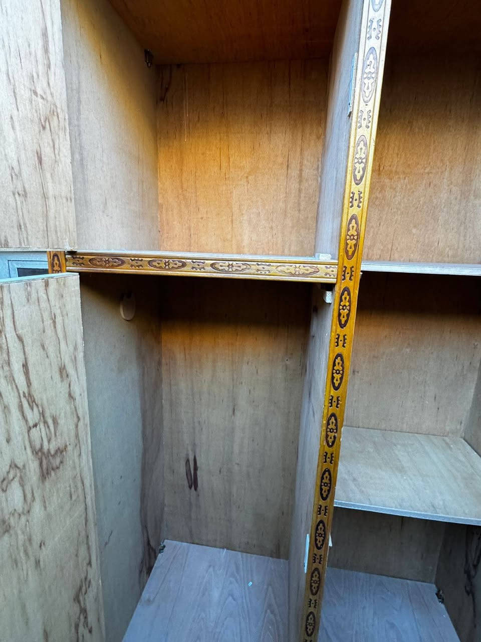 سلام عليكم كنتور خانات اثنين بعده جديد مكلف في النشر  للتواصل هذا الرقم ***********
