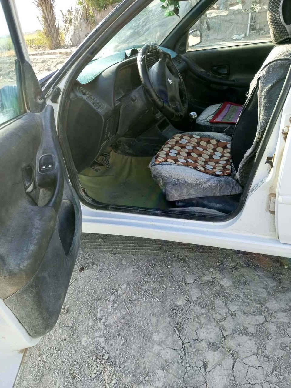 السلام عليكم بيجو فرنسي للبيع موديل 2002 السيارة رقم بغداد مشروع وطني تحويل ثاني يوم كامله من كلشي تبريد شغال السعر 45 وبيها مجال المكان حصوه الدائره الشراي يتصل ***********
