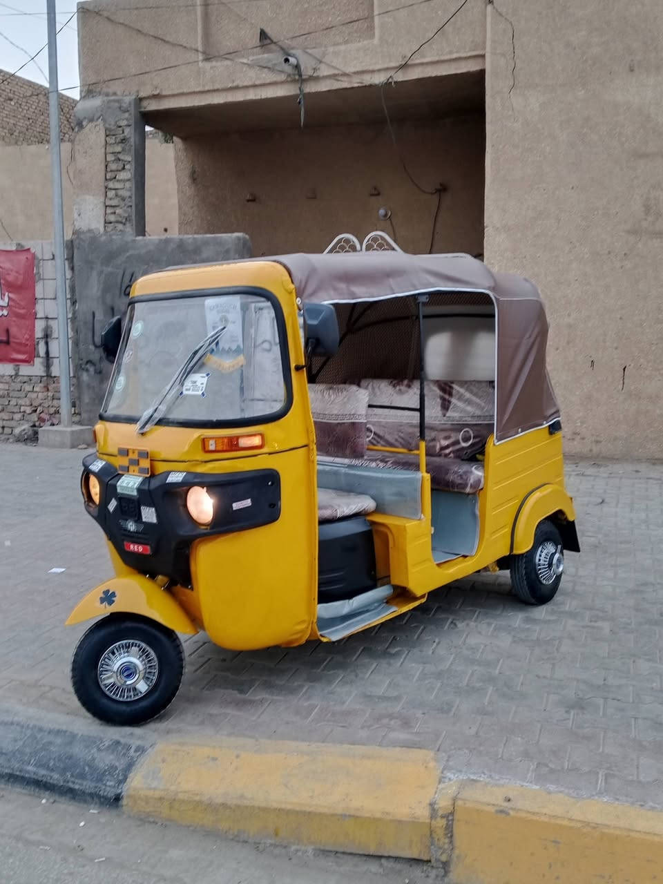 من رخصه الادمن 
السلام عليكم تكتك 19شهر ال2
سنويه كوت  باسمي
مكينه مجفته مره وحده
تخم تاير جديد
كهربائيات جديده شغاله
مابيهه اي ضربه 
معمره كامل مابيهه اي خياس
مصبوغه للجماليه
السعر 5وبيهه مجال حك الجيه
مكاني كربلاء حي العسكري
الشراي يتصل وبي خير ويدلل
***********
