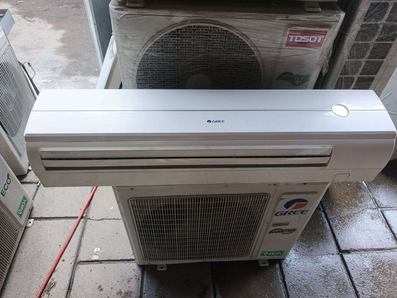 سبلت كري انفيرتر 
٣ طن ابلادي كامل 
كل غراضه وياه 
مع بوري حديد 
انتاج ٢٠١٨ 
ضمان لمده شهر 
 سعره ٦٥٠ الف بي مجال بسيط 
***********
