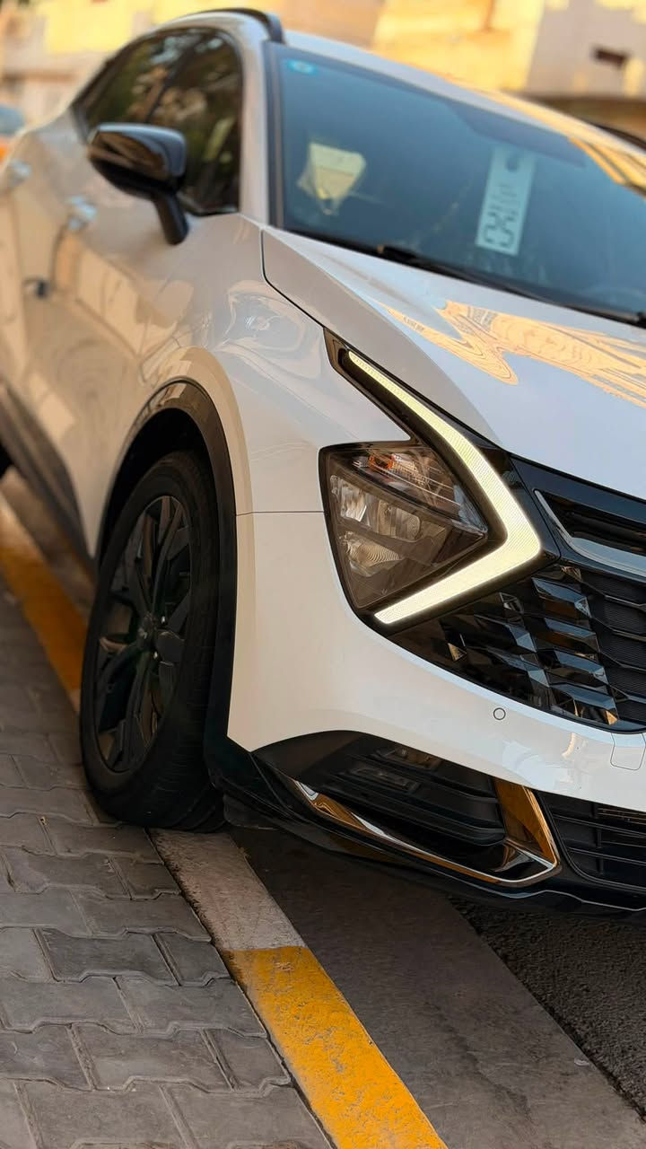 السلام عليكم
(( سبورتج بلاك ايدشن خليجي   )) كفالة 
 الشركة الدولية 
*الموديل  / 2025 
*الرقم / بغداد انكليزي تحويل مباشر بأسمي 
السنويه / لل 2030
*الهزه / لل 2027
*عداد المسافة / 24  الف ( شرط جرص بعد 120 )

نظيفة جداً حالة الوكاله  

*المواصفات *

بصمة تشغيل +ابواب +صندوق 

نظام ترحيب عند الاقتراب 

لدات امامي + خلفي + زنون

دوسات السياره اسود لامع بالكامل

شفتات ستيرن 

حساسات امامي + خلفي 

رادارات جانبي 

شاشات ديجتل متصله +كار بلي 

قماره كنتارا اسود 

كشنات جلد  زيتوني 

كشنات كهرباء + تدفئة 

صندوق كهرباء شفط  + عند الاقتراب يفتح تلقائي 

تشغيل عن بعد 

ستيرن تدفئة 

مخرج شاحن تايبسي + يو اس بي + واير ليس+ كشنات 

انظمة قياده ايكو + سبورت + نورمال + سمارت 

مري شفط بلاك  +اشاير مري 

تبريد قطعتين امامي + خلفي 

تحكم ستيرن فول جهتين 

شاشة اعطال 

هاند بريك بصمه

ويل كب كروم اسود حجم 19

مانع انزلاق + مانع منحدرات + مثبت سرعه 

اوتو هولد توقف ذاتي 

بارك سنسر 

كاميرا خلفيه دواره 

اشارة ترحيب 

عدد البصمات 2 

تخم بردات معتم 

تخم ارضيات

عده غير مستعمله + سبير + حقيبة طبيه + مطفأة + مثلث + كتلوكات

& العنوان ( بغداد القاهره ) 

&السعر (227 $) وبيه مجال 

& الرقم  ***********
