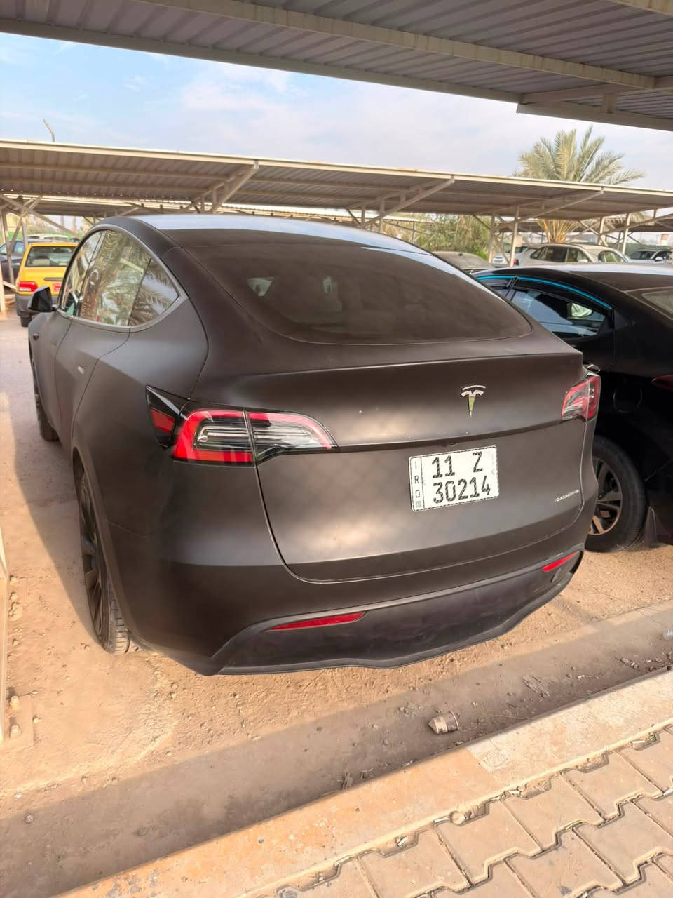 Tesla model Y
للبيع موديل ٢٠٢٣ 
مغلفة ppf طافي 
دبل ماطور لونج رينج
حادث جاملغ خلفي فقط جهة اليمين 
السعر ٢٤ الف دولار 
التواصل ***********
