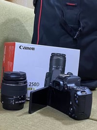 للبيع Canon EOS 250D كاميرا نظيفة جدًا وتعمل بكفاءة ممتازة، الاستخدام ...