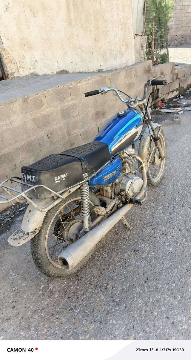 دراجة نامة بدون اوراق مكفولة مكينة السعر ٢٥٠ خمس ميل ***********
