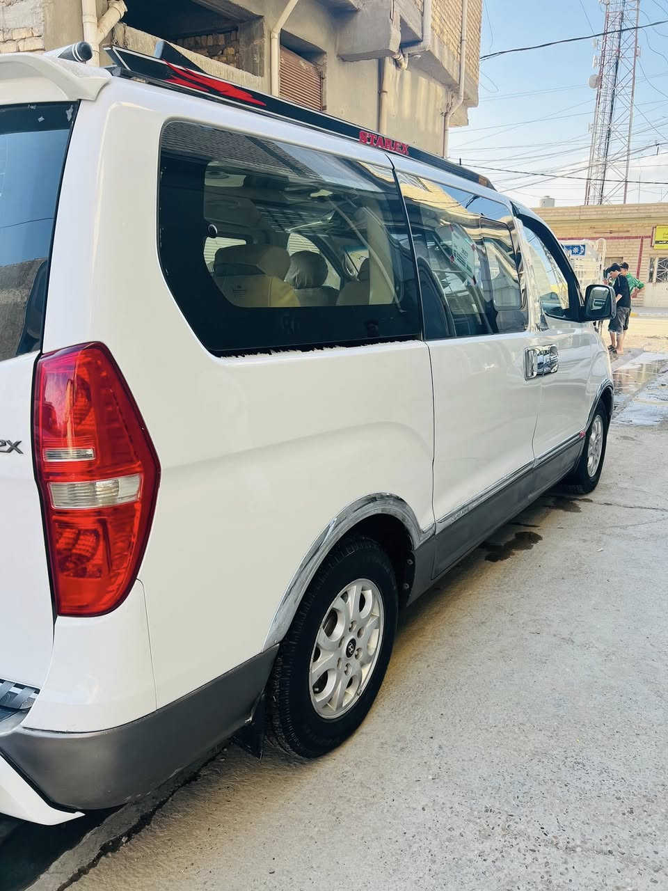 السلام عليكم ستاركس مفتوح موديل 2013 سياره كفاله ماعده باب السايق مبدل مكينه حداديه كير اكسل تبريد ثلج دواخل سياره جاهزه مال جناي العنوان بابل السعر 143 وبيهه مجال بصيط الاتصال على الرقم ***********
