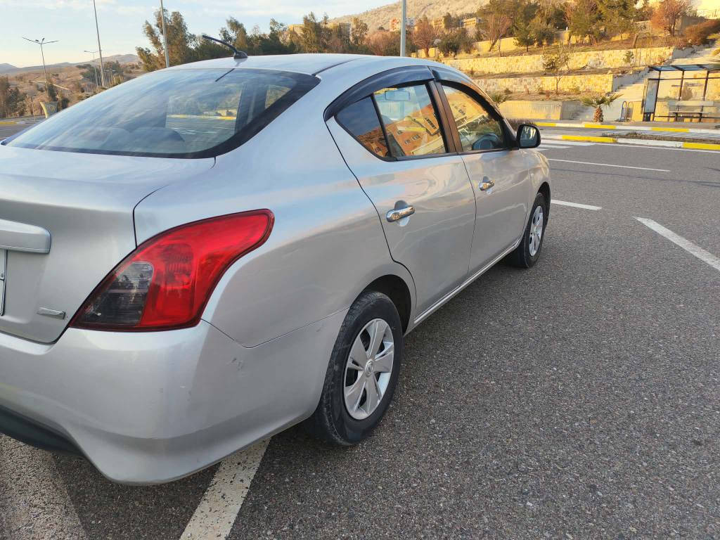 لاکشمیبا مۆدێل 2015 تابڵێی خاوێن و جوان تەنها پارچیەک و پەڵیەک بۆیاغی هەیە بێ دەعم بەس پەمپە سۆنەرکەیم داناوە بەشەرتی گێڕو مەکینەو تەحویل و غرامە گشت گیانی بەشەرت شوێن شاری کۆیە ژمارە موبایل ***********
*********** كويسينجاك, أربيل
