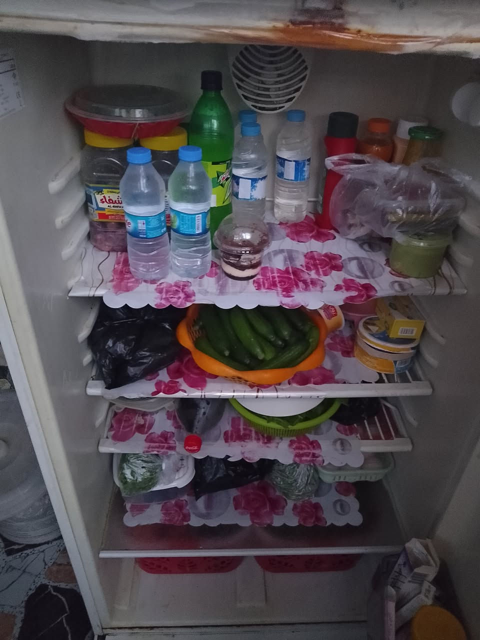 ثلاجة كبيرة للبيع ماواصلة مصلح السعر١٠٠وبيهة مجال


**إذا كنت صاحب هذا الإعلان وتريد حذفه لأي سبب، رجاءا أرسل رسالة إلى الدعم الفني**