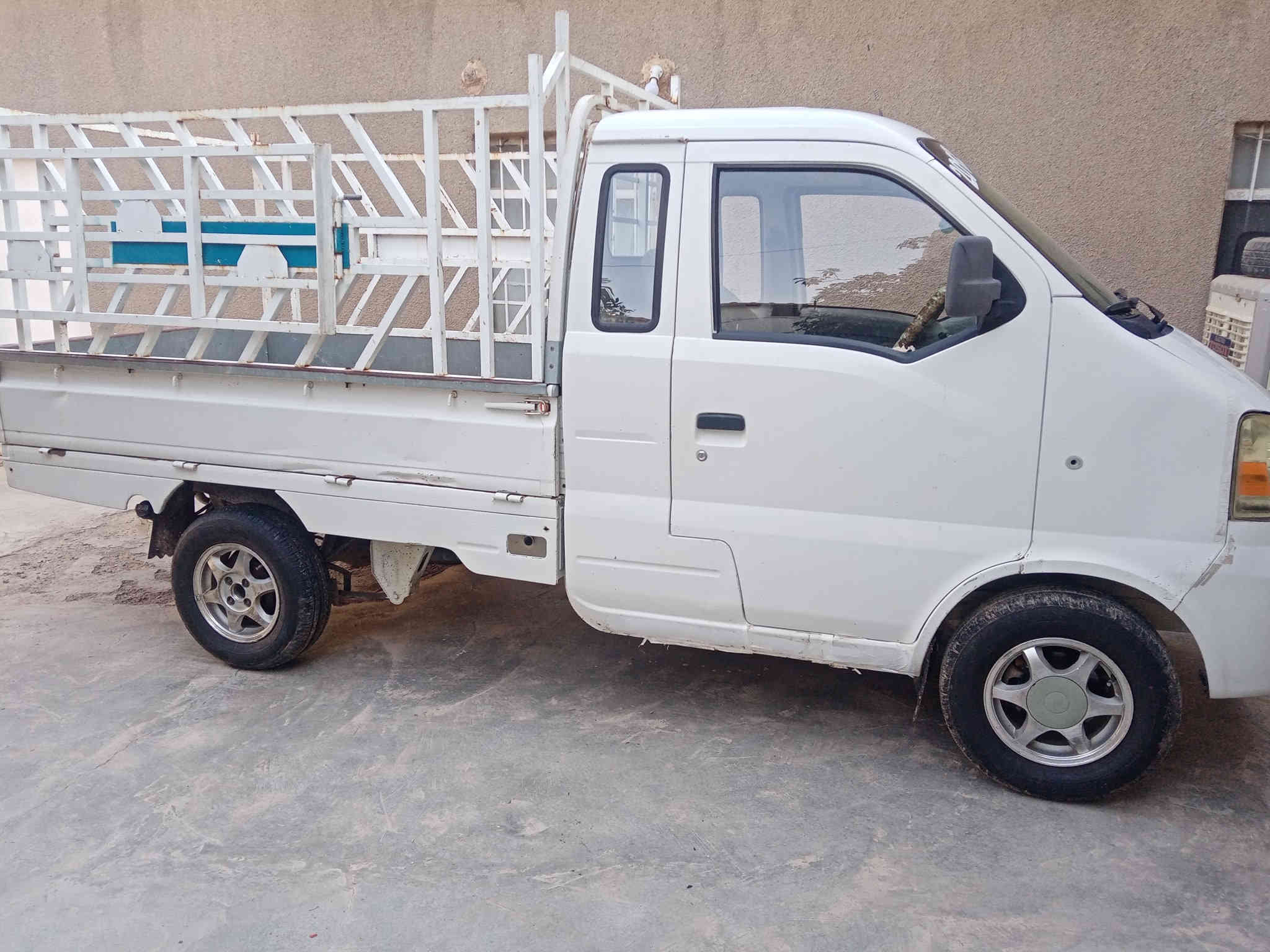 سلام عليکم سيارە هيفا للبيع موديل 2012 محرك لاسرف ولا بخار سعر 28 ورقە بي مجال مکان کرکوك داقوق ***********
