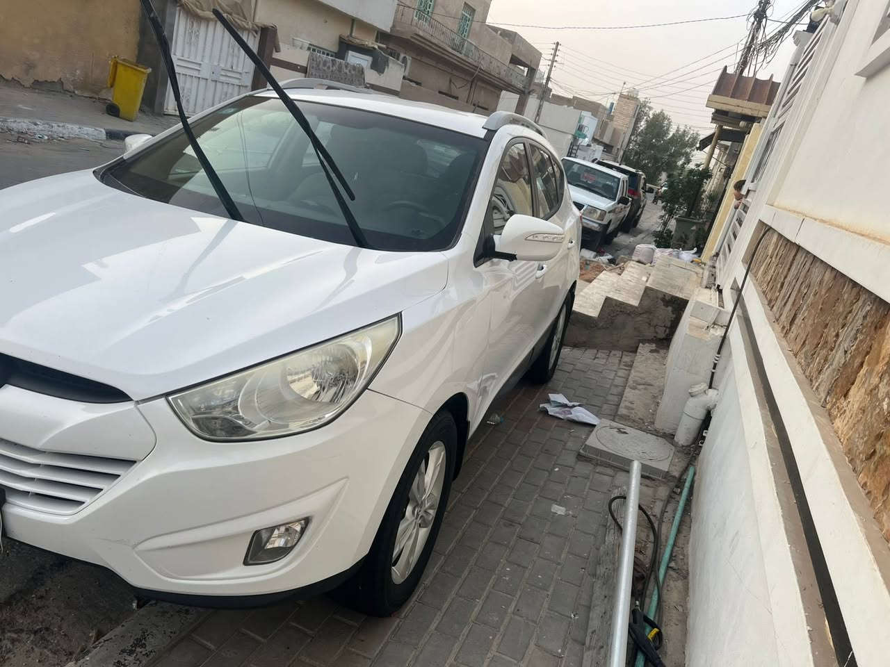 جمعه مباركه اخوان سيارت توسان موديل ٢٠١٢ خليجي سياره جاهزه وحلو مكفوله من الصبغ بيها فقط البنيد بدلته بلادي وكعت عليه بلوكه وجبت بلادي اصلي وبدلته ما صلحتهايرباك كله مكفول وشغال  *********** حسين واتساب متوفر
