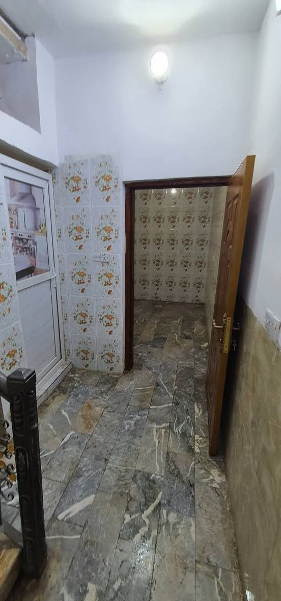 سبع ابكار 
سلام عليكم دار للبيع مساحه ٤٨متر خلف جامع الحجيه الطابق الارضي طرمه صغيره واستقبال وحولي وخدمات  ومطبخ الطابق الثاني غرفتين نوم 
السعر ١٣٠ مليون 
اذا عندك بيت للبيع او ايجار قطعه للبيع لا تحتار ارسل التفاصيل النا وماعليك مكتب دار البيضاء للعقارات والمقاولات للاستفسار *********** ابواحمد اللامي 
*********** علي 
متوفر واتساب 
عمولة المكتب 1%
@إشارة
