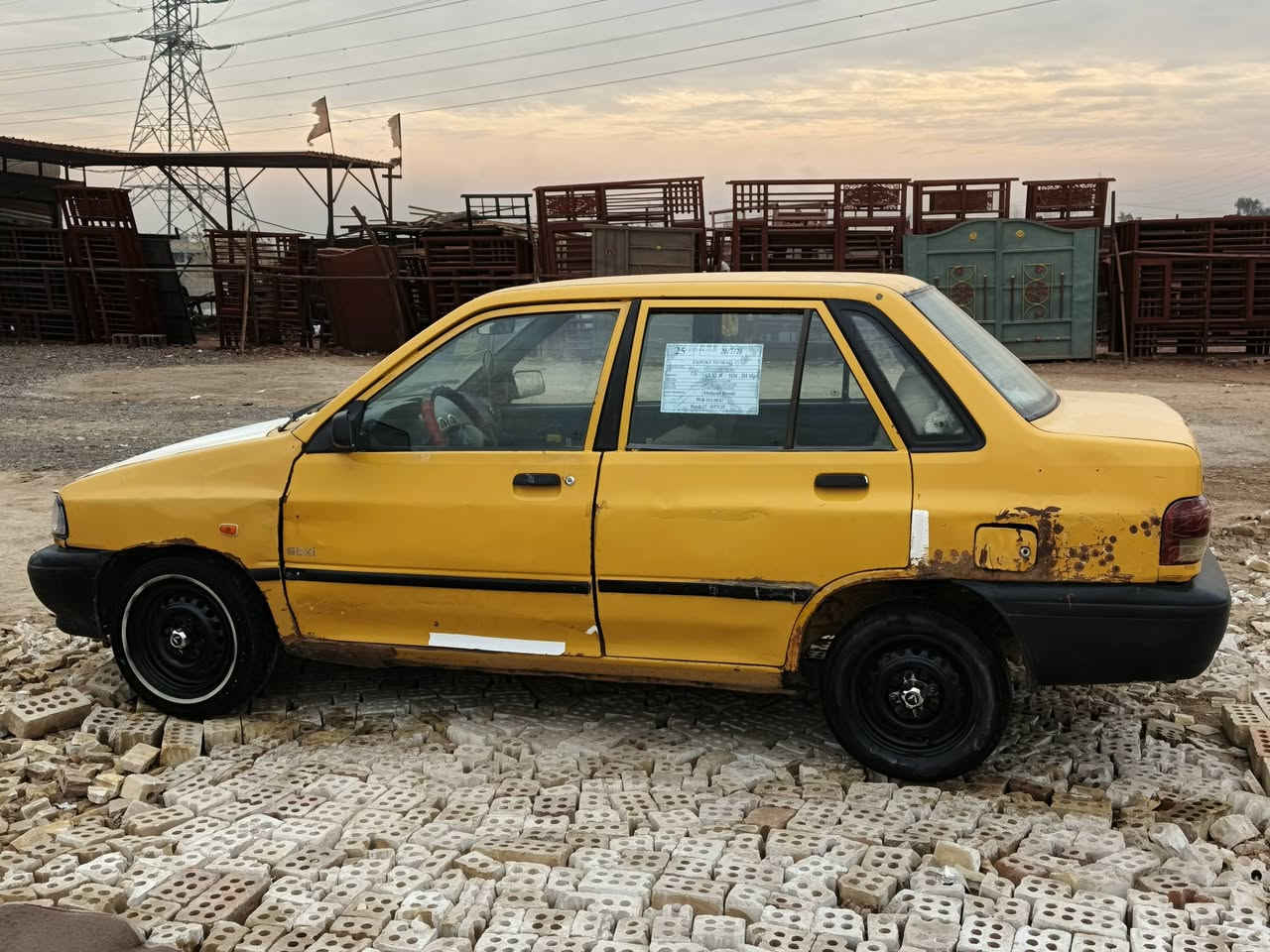 سلام عليكم سايبه 2012 للبيع مصفره هيئه غرامات شرط تحويل ثانيوم كير مكينه شواصي مكفولات صدر جديد كهربائيات كلها شغاله تخم تاير سعر 20 وبيها مجال حك لجيه للاستفسار ***********بغداد النهروان
