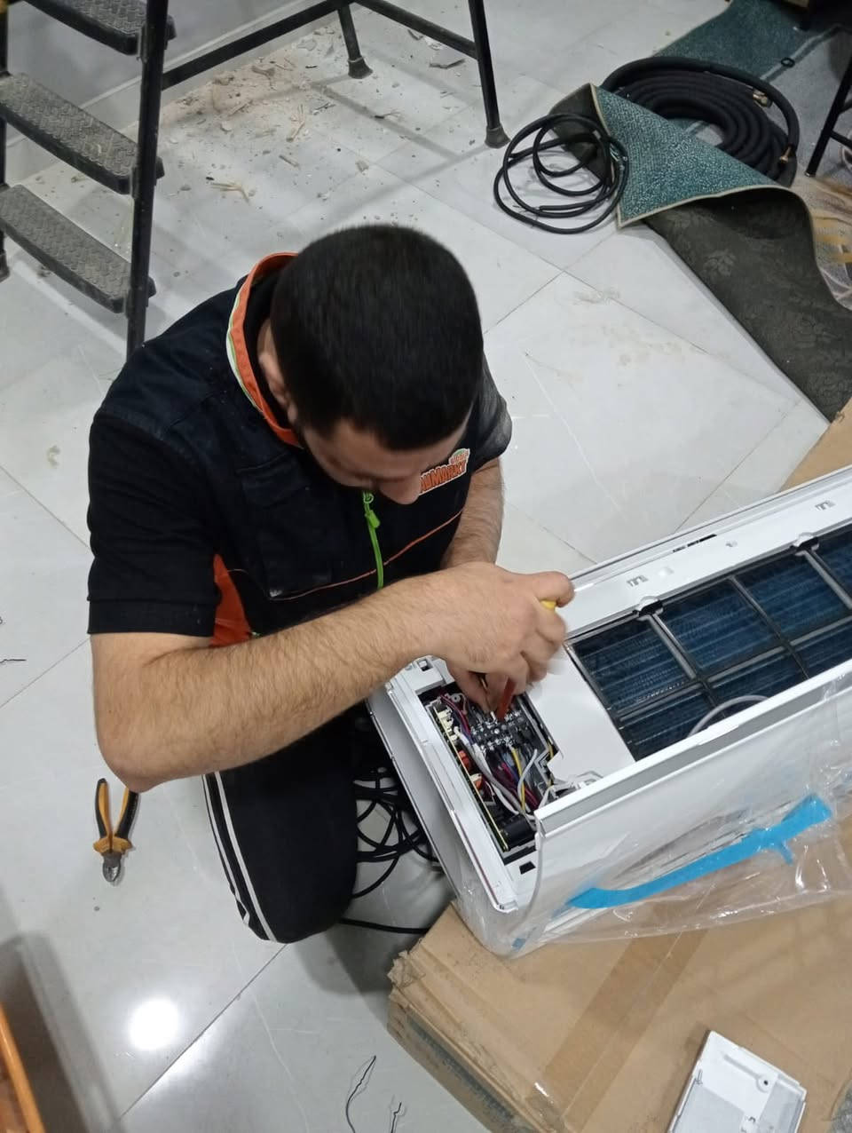 "دقة في التنفيذ.. وأمانة في العمل. من موقعنا اليوم  [في منطقه حي الأعلام ]، مستمرون بتقديم الأفضل."
اخوكم ابو علي ***********
***********
