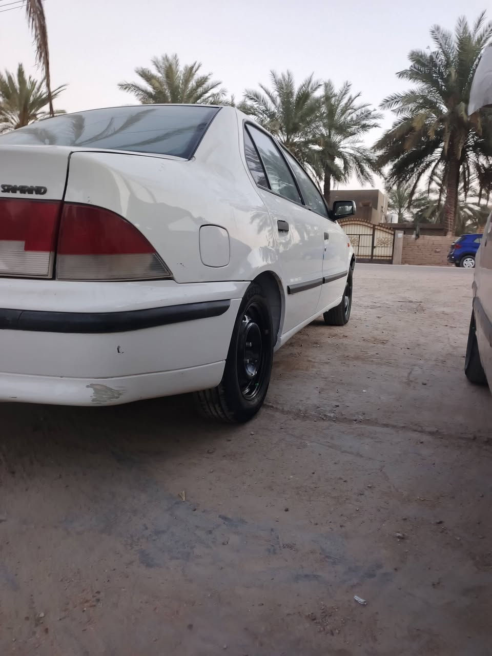 سمند ٢٠١٢ 
مكفوله ما عده جاملغ امامي ودس معمره 
غير مكفول مكينه جديده  قبل يومين شاده 
كير حداديه جاهزه سياره للاخير 
مكانه حله مركز مدينه 44$بيه مجال  حك جيه 
***********
