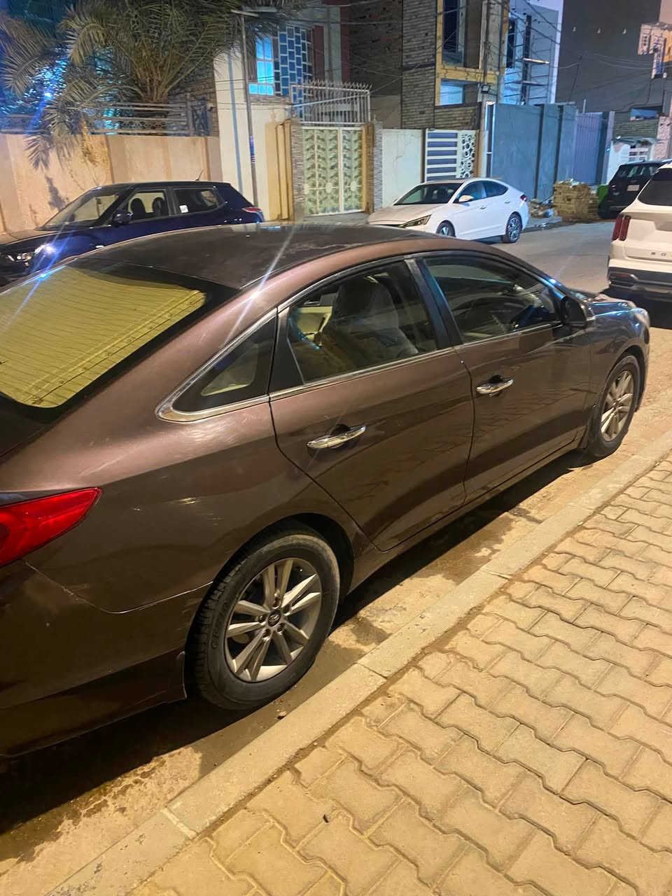 للبيع سوناتا.  2016خليجي
بيها جاملغ خلفي بدون دواخل وبيها جراد فقط  

محرك 2400دوش

- مواصفات السيارة

- شاشة

- كامرة خلفية-

- اشاير بل مري

- ثلاث انظمة قيادة

- نظام ايكو ( اقتصاد بانزين )

- نظام سبورت ( وضع رياضي )

- ونظام نورمل ( عادي )

- مثبت سرعة

- تحكم استيرن

- مدخل AUX + USB

- بلوتوث + حاكية

- دواخل لونين

- تبريد قطعتين

السعر 120وبيها مجال قليل  

***********
