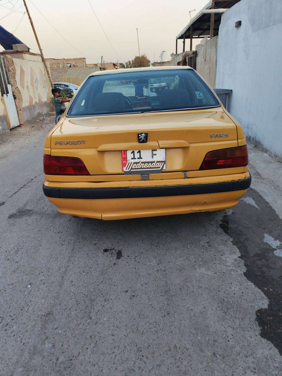 بارص ٢٠١٥ كير محرك تبريد صدر تايرات  كله جديد 
مكاني بغداد 
السعر ٤٠ وبيها مجال 
*********** 
بيها صبغ جاملغ خلفي والهلال العكس
