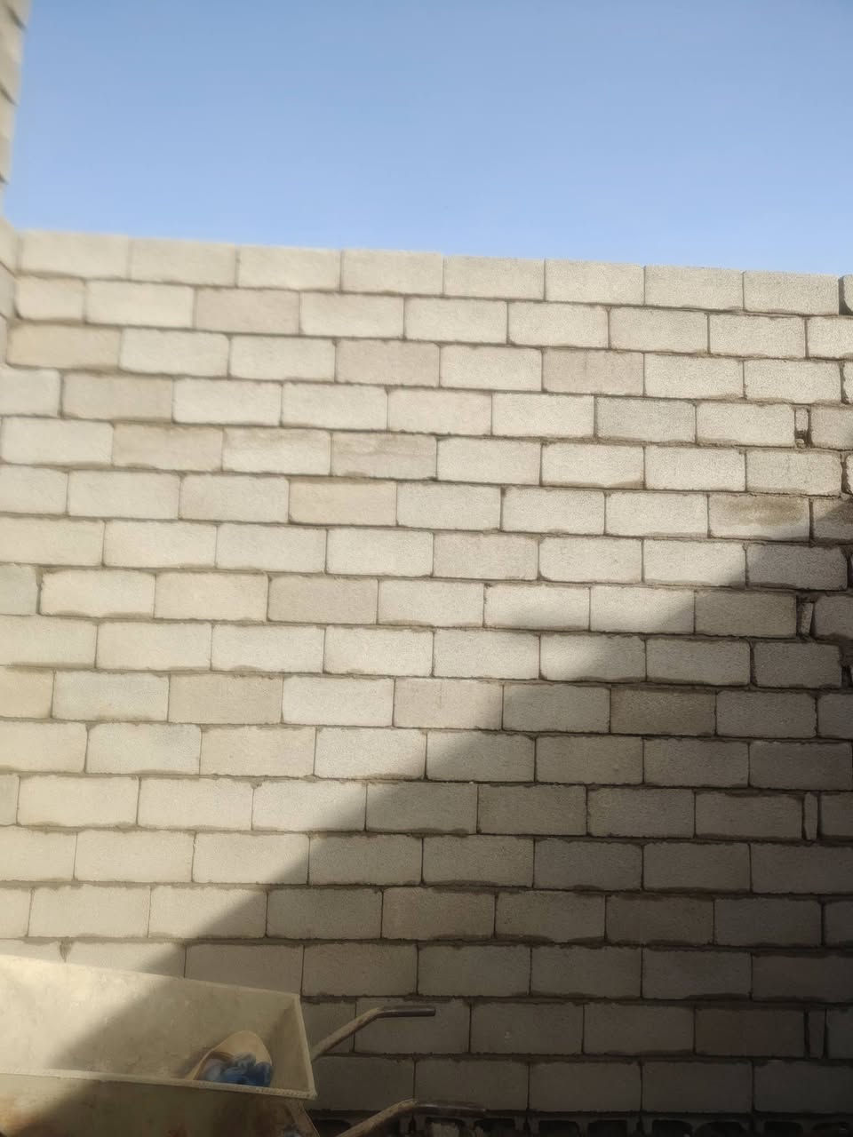 السلام عليكم ورحمة الله وبركاته
خلفه بناء درجه اولي استلام مهندس 
***********
