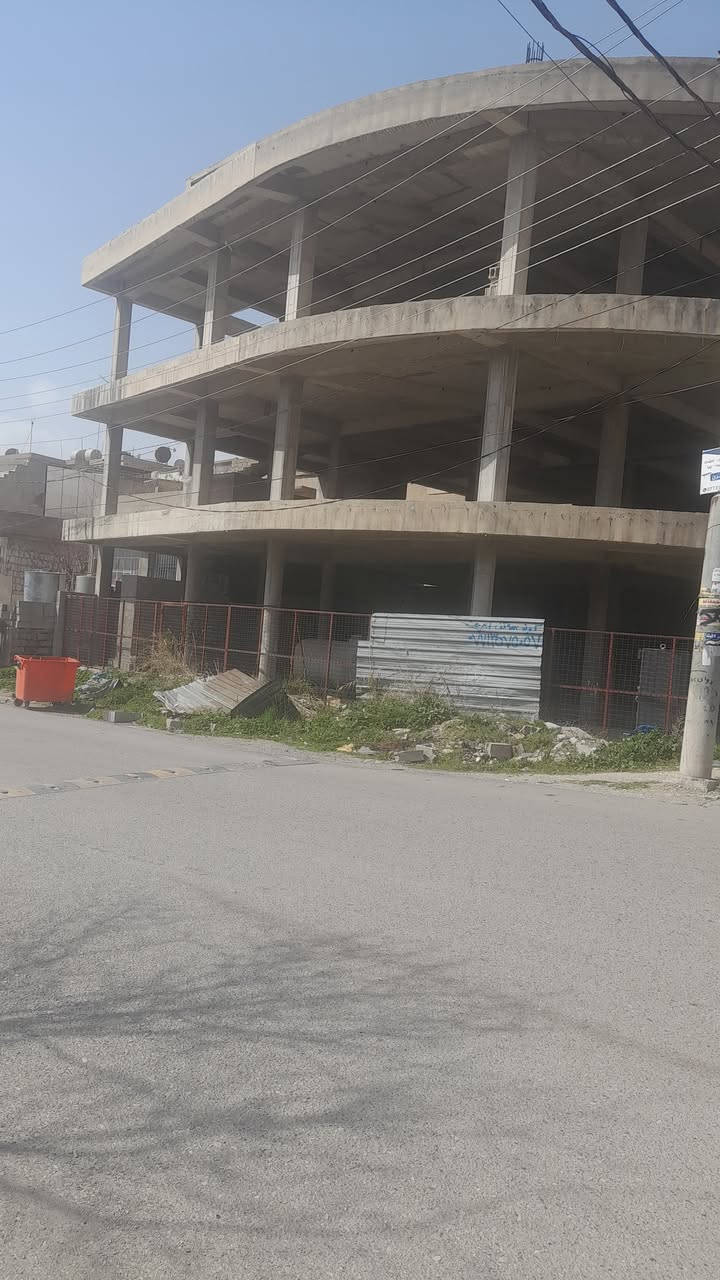 السلام وعليكم ورحمة الله وبركاته  .. أحبتي أصدقائي الأعزاء متابعي صفحة النسيم للعقار في السليمانية  .. فرصة ذهبية استثمارية لا تعوض  للراغبين في الاستثمار في السليمانية  يتوفر لدينا بناية هيكل كما موضح في الصور .. موقع تجاري مميز  منطقة شيخ محي الدين قرب شارع سالم صهولكة  .. مساحة ٤٢٥م  .. للإستفسار اكثر يرجى الاتصال على الرقم.. *********** .. 
النسيم للعقار في السليمانية  .. اتصلو وتدللون عيوني  ..
