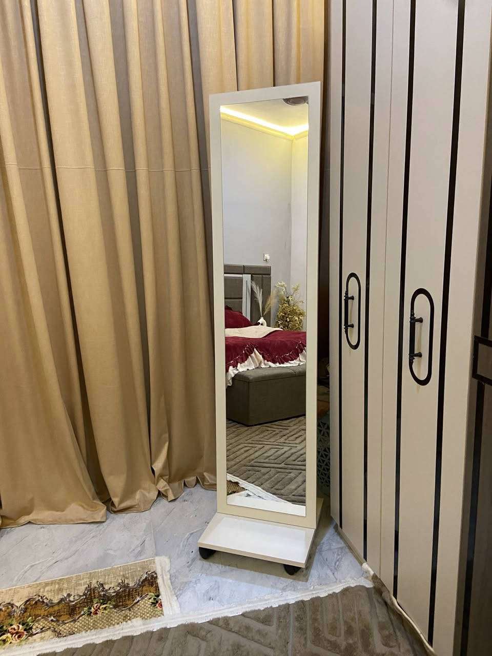 سلام عليك غرفه تركيه جديده بعده صار 3اشهر من مأخذه سعره مليون وربع وبيع مجال ***********
