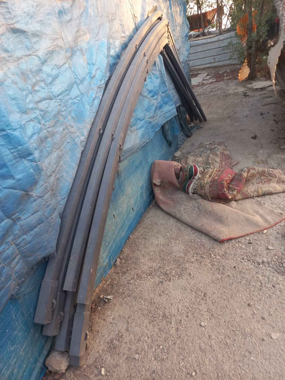 جادر شبح خمس أقوس طول ٨ عرض ٦ نضافت الحديد ٩٠بل١٠٠ نضافت القماش ٨٠بل١٠٠ مكان بغداد لامين أسكينه رقم التليفون*********** حديد ثقيل أقماش أمبطن قماش بي بابين سعر ٨٠٠ ألف
