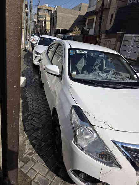 السلام عليكم نيسان سني 2025 #للبيع
السيارة ماشية ١٣الف رقم اربيل ب اسمي مكفولة بيهة فقط شخط بل جاملغ الامامي مكاني بغداد 

السعر 130 وبيها مجال
***********
