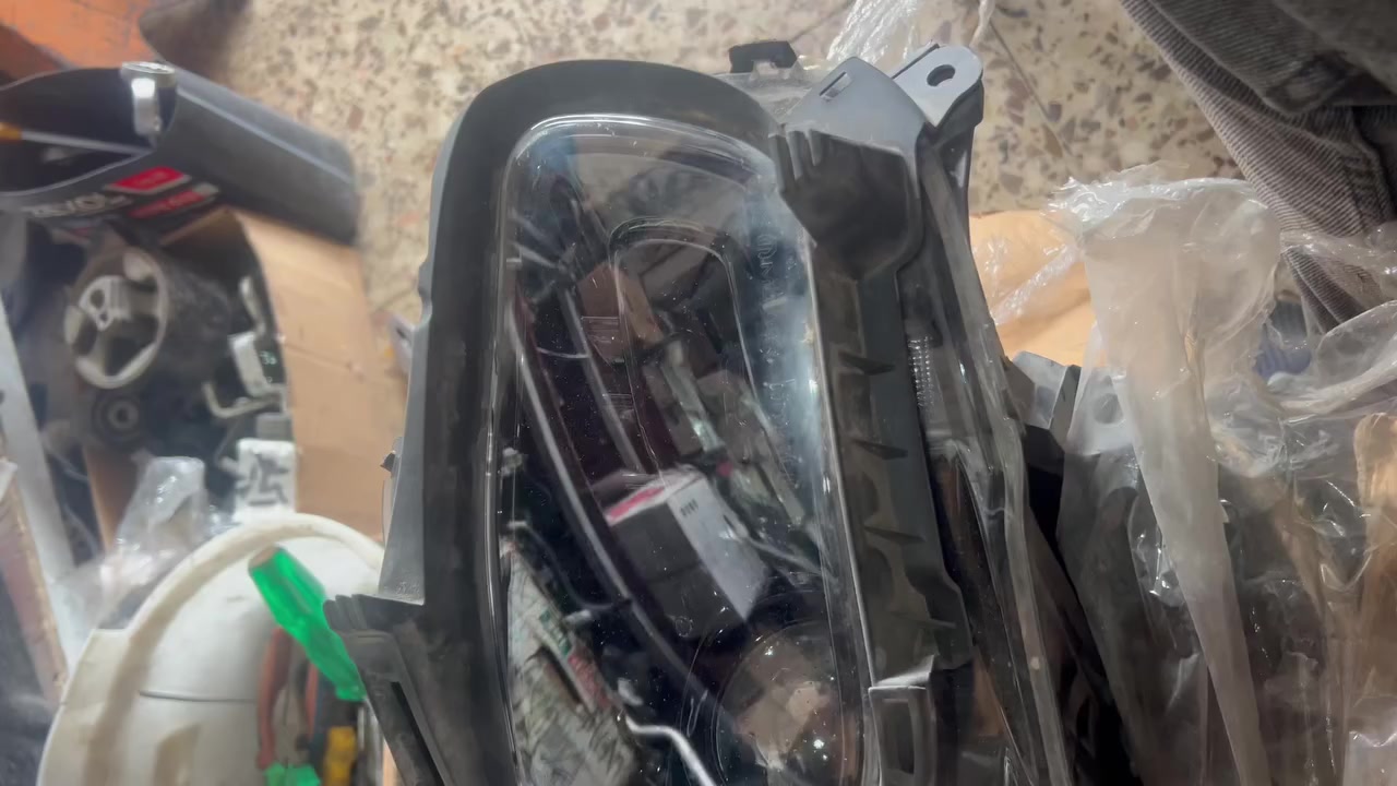 السلام عليكم لايتات زوج بزون شيروكي 2017 زوج
***********
