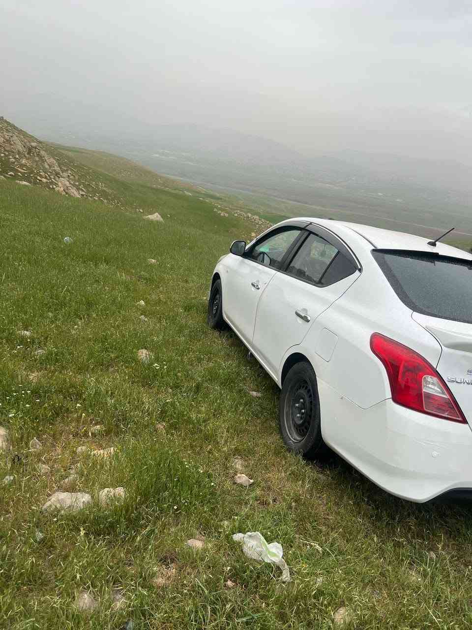 السلام عليكم
نيسان صني موديل2019
                للبيع فقط
    سنويه بأسمي دفتر بانزين

ملاحضه: بيها كم مكان بارد فقط
              السعر 105 
رقم هاتف :***********
