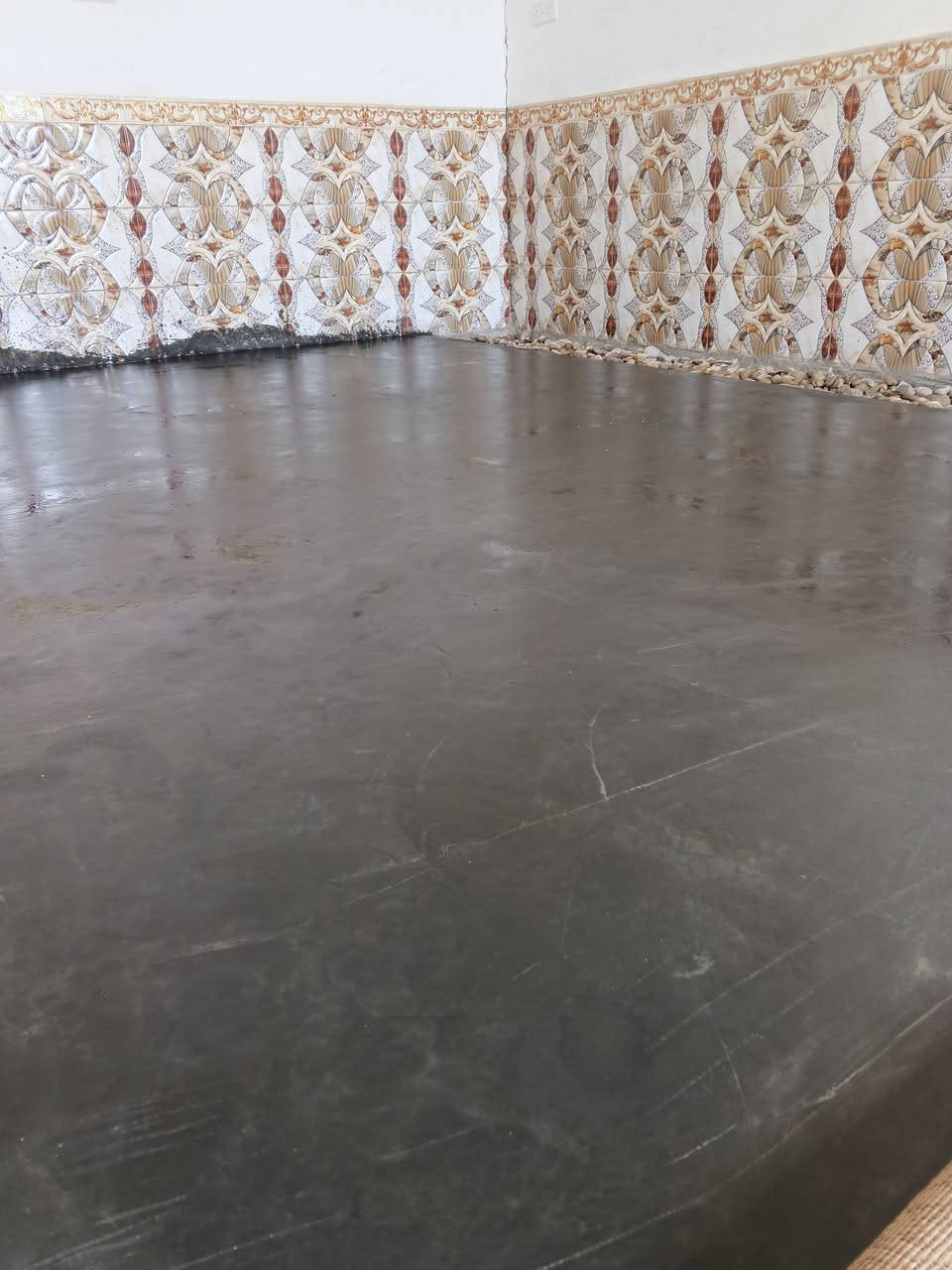 السلام عليكم اخوان بنا بلوك وصب ارضيات ناعم وخشن ومتفرق حالين والرزق على الله للاتصال ***********  /***********
