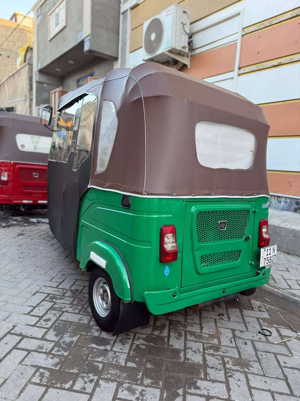 سلام عليكم تكتك 21شهر 12 مضلع كفاله عامه رقم وسنويه بسمي تخم تاير جبلي مكينه جديده مامفتوحه شرط الفحص ***********رقمي
