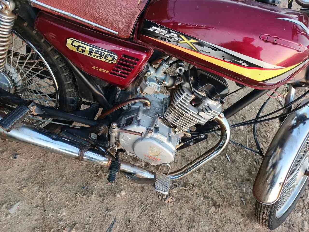 سلام عليكم دراجه تايكر مديل 21 تخم تاير كهربايا شقاله 
محرق خير من الله سعر تصال عل رقم ***********
