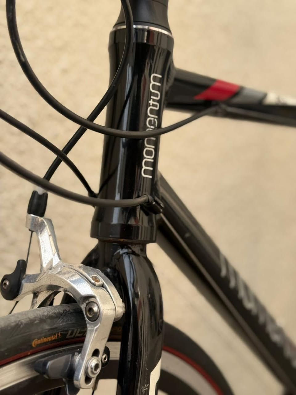 🚴 للبيع دراجة رود Momentum التابعة لشركة Giant بحالة ممتازة 🚴

✅ الماركة: Momentum من شركة Giant
✅ قياس العجلات: 28 إنج
✅ نظام الغيارات: Shimano Tourney 3×7 (21 سرعة)
✅ فريم خفيف ومتين
✅ الغيارات والمكابح تعمل بكفاءة عالية
✅ الدراجة نظيفة جداً وجاهزة للاستخدام مباشرة
✅ مناسبة للتمرين، السرعات، والمشاوير الطويلة
الدراجة جدا نضيفة 

💰 السعر: 300  وقابل للتفاوض للزبون الجاد (بيها مجال).

للاستفسار أو المعاينة راسلني على واتساب ***********
