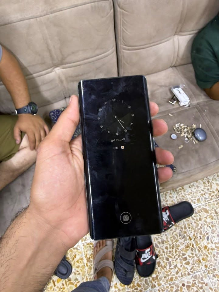 السلام عليكم Honor x9a جهاز مال بيت شغال ما بي اي خلل السعر 200 وبي مجال قليل***********
