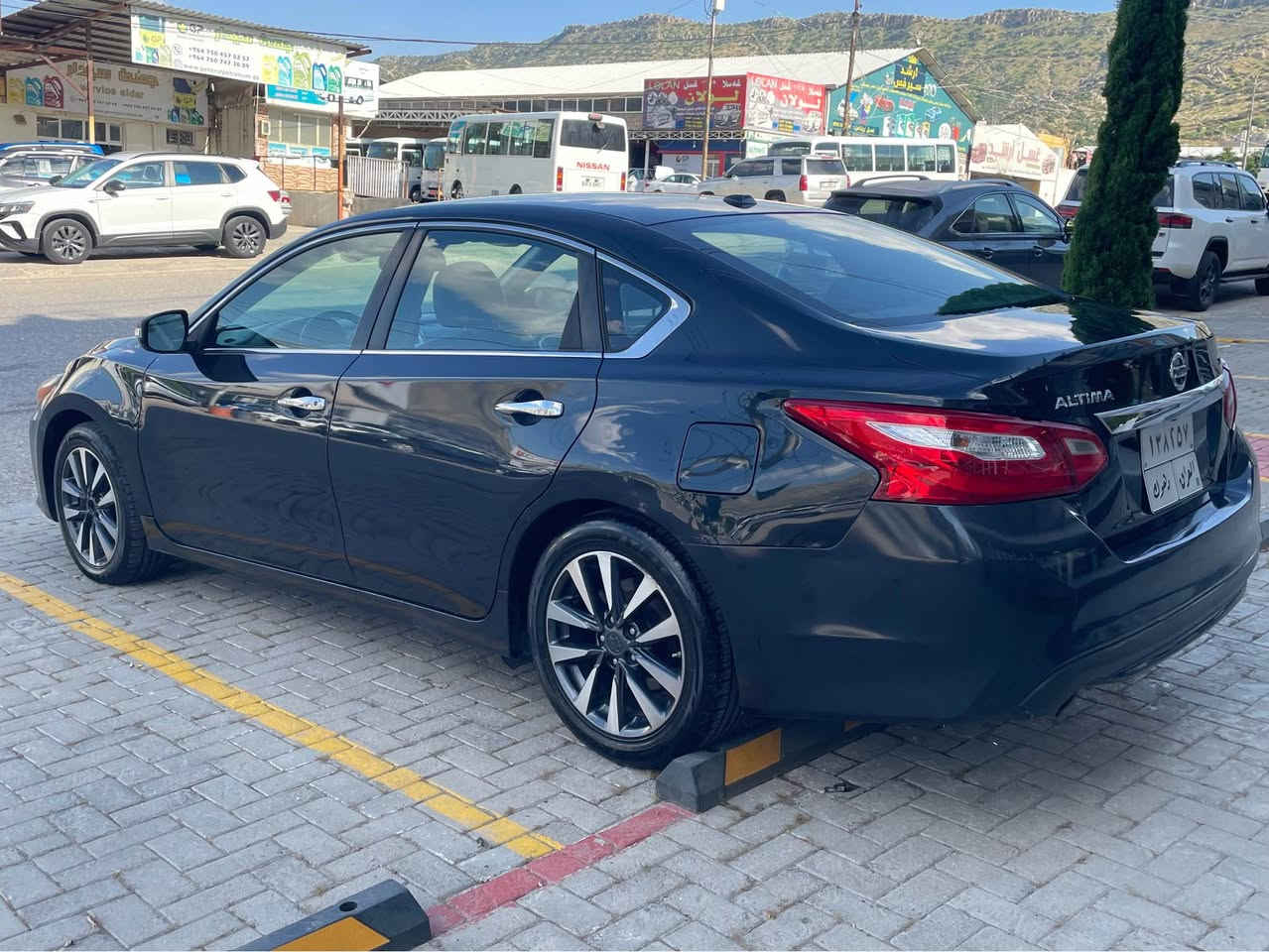 Nissan Altima SL
للبيع فقط نيسان التيما 
موديل 2017 
موصفات SL 
كشن جلد و هيتر و كهربائية 
سماعات boss
ستيرن هيتر 
محرك 4 سلندر گير و محرك بشرط 
ماشية 120 الف ميل 
بيها بابين بخ بدون دواخل 
ارباك فقط بردة
سعر 112 $ و بيها مجال 
رقم شاصي : 1N4AL3AP3HC116303
مكان دهوك 
للاستفسار : *********** دهوك, العراق
